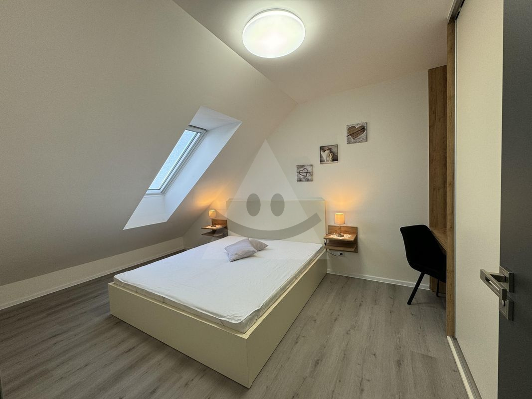 Dlhodobý prenájom 2-izbového bytu s loggiou a parkovaním, Liptovský Mikuláš – Chrenoviská