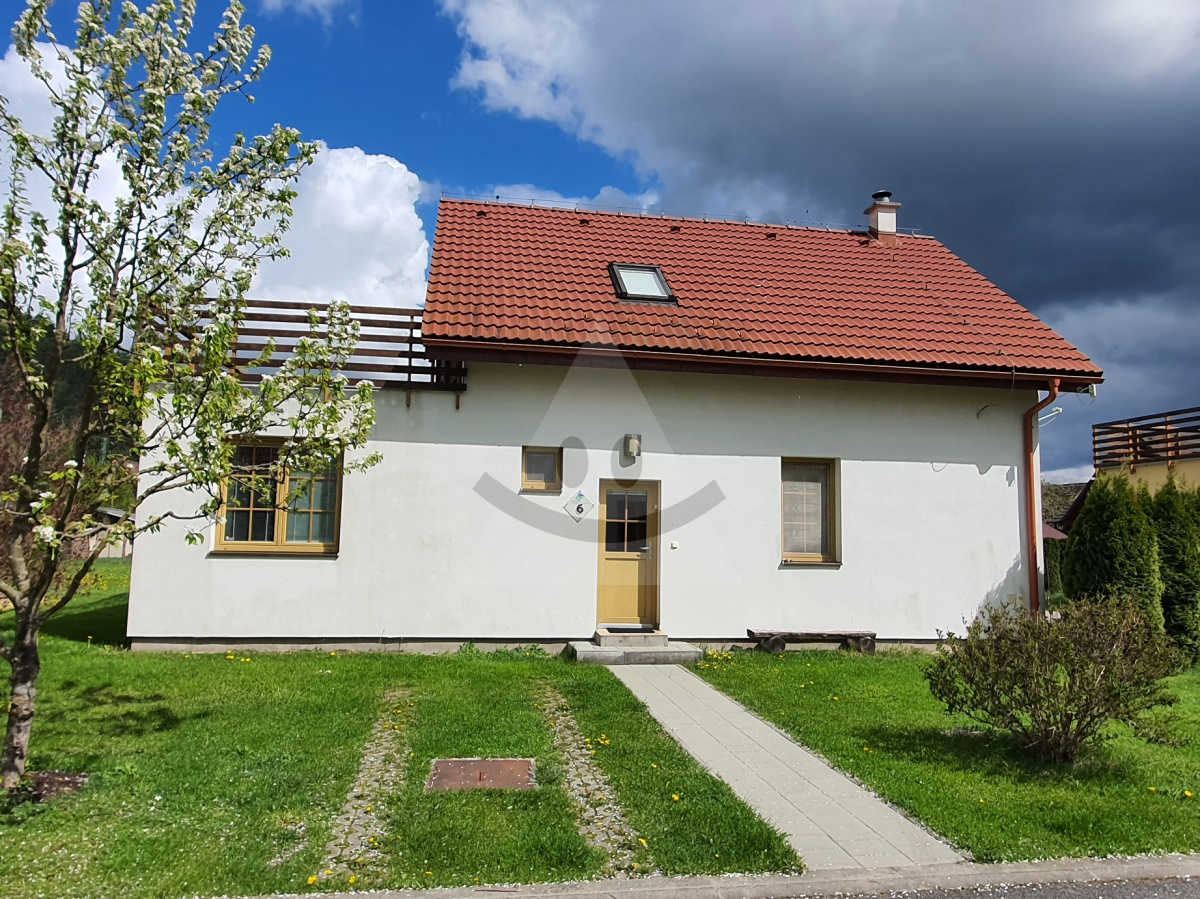 5-Izb. Rodinný dom na predaj, vhodný na bývanie alebo rekreáciu, obec Vlašky