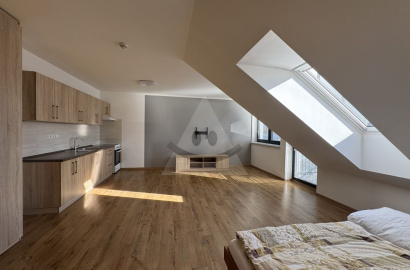 Sunny attic studio apartment in Liptovský Mikuláš