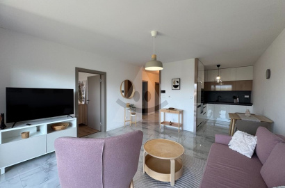 Stylish 2-room apartment with a loggia and reserved parking – Liptovský Mikuláš (Chrenoviská Street)